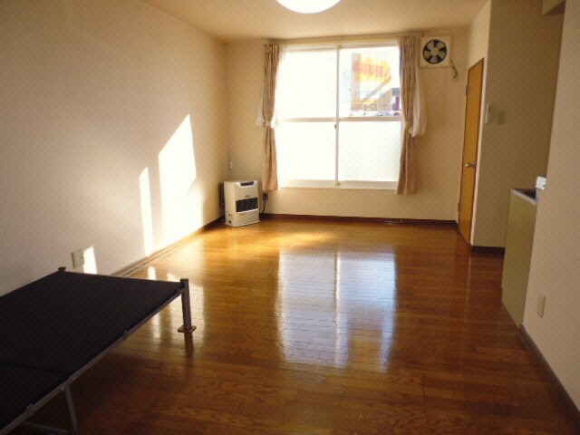 マンション高森A棟の物件内観写真