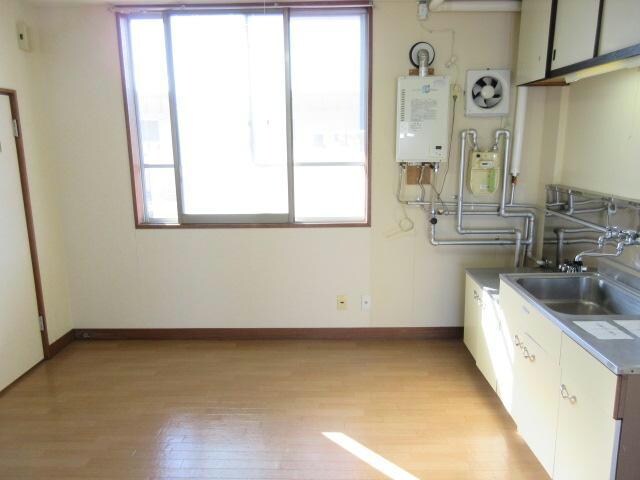 春日ハイツAの物件内観写真