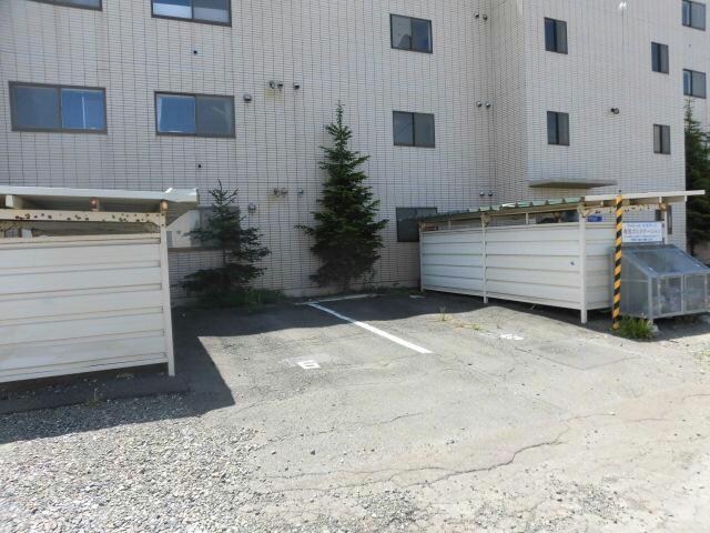 ファミールエステートの物件外観写真