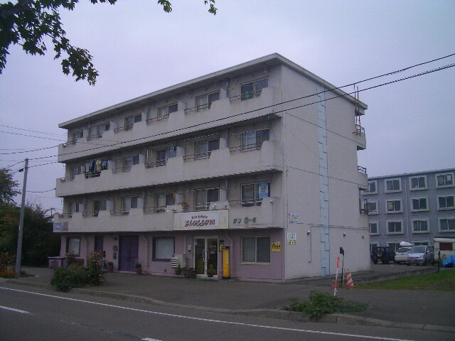 サンローゼの物件外観写真