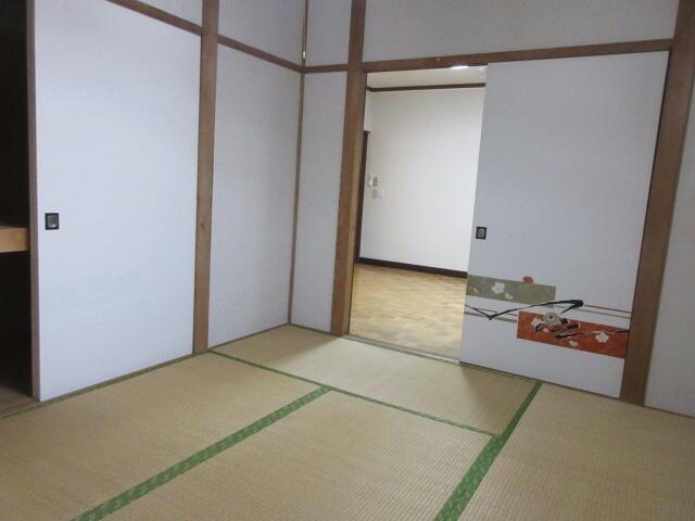 ロイヤルハイツの物件内観写真