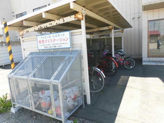 ファミールエステートの物件外観写真