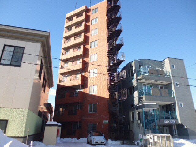 クレードルマンションの物件外観写真