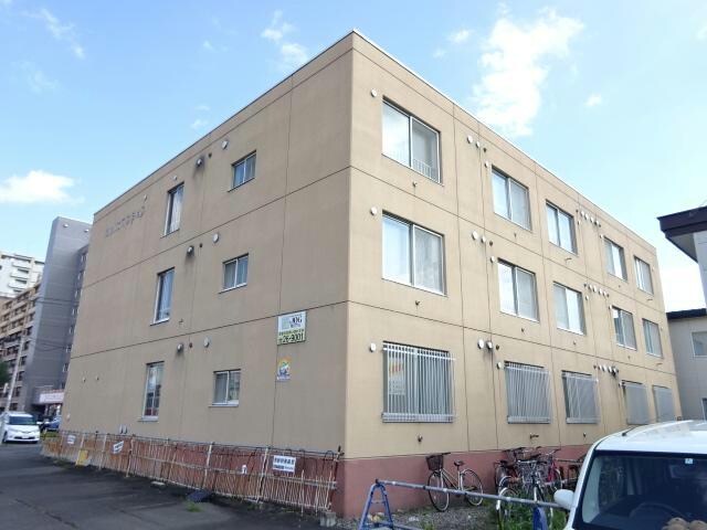 あんだマンションの物件外観写真