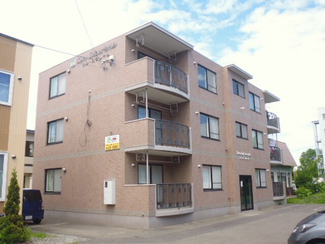 サン・スプリームの物件外観写真