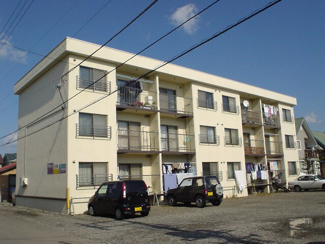 細田マンション第2の物件外観写真