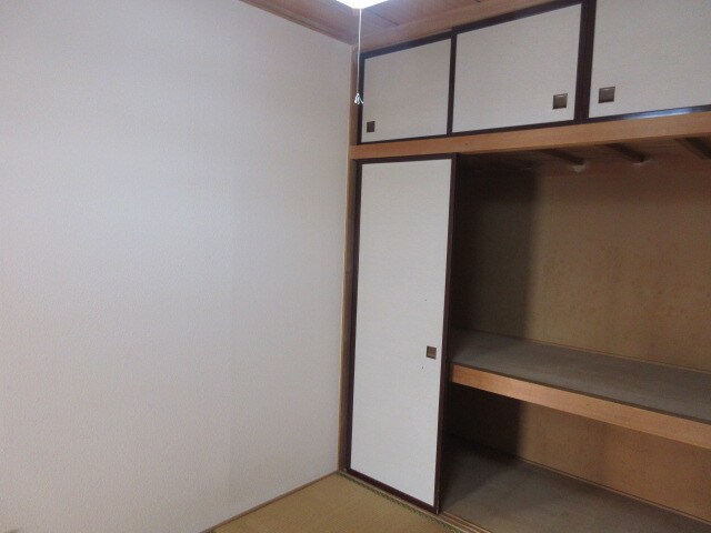 ロイヤルハイツの物件内観写真