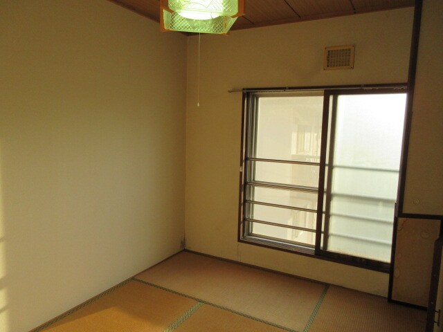 ロイヤルハイツの物件内観写真