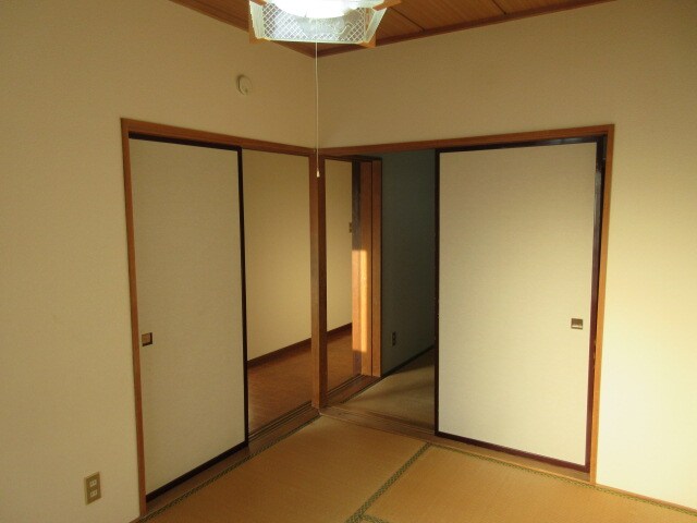 ロイヤルハイツの物件内観写真