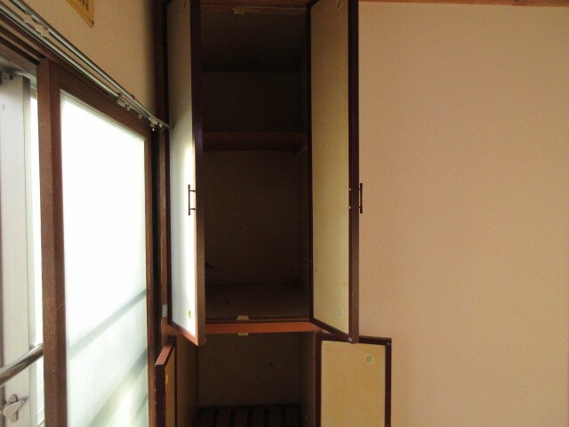 ロイヤルハイツの物件内観写真