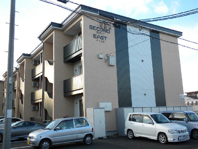 セカンドイーストの物件外観写真