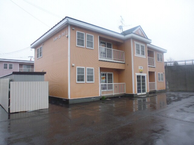 ラッキー・ストリッジⅠの物件外観写真