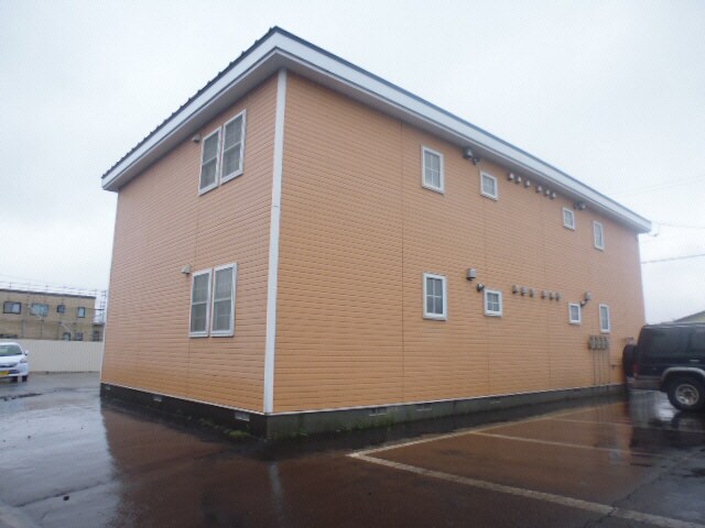 ラッキー・ストリッジⅠの物件外観写真