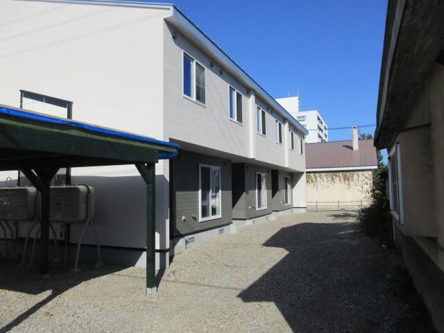 セカンドサーベルの物件外観写真