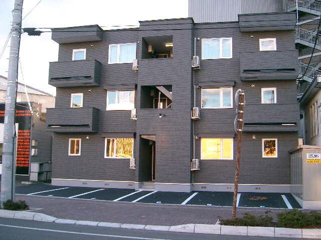 センタープレイスの物件外観写真