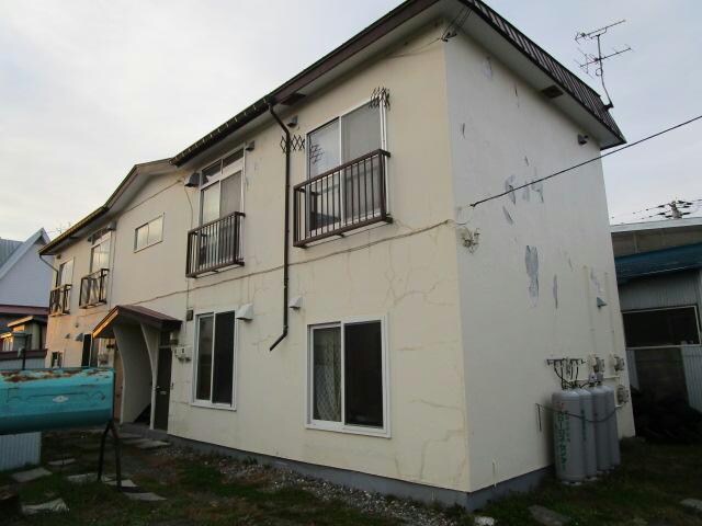 荒城マンションの物件外観写真