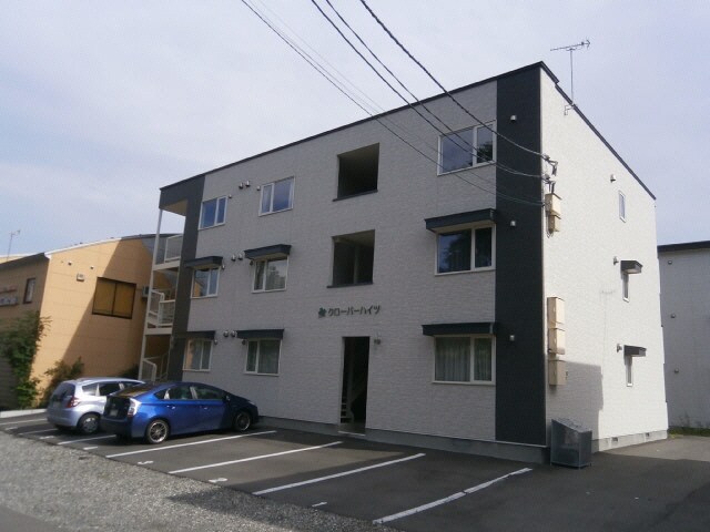 クローバーハイツの物件外観写真