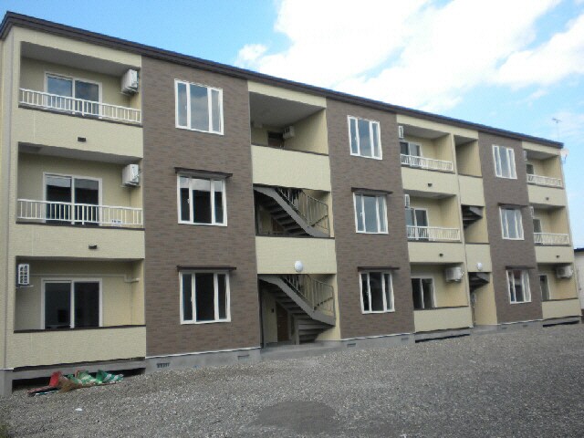 バップバーレンN館の物件外観写真