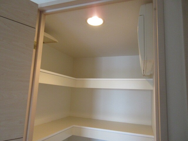 パシフィック西6条アネックスの物件内観写真