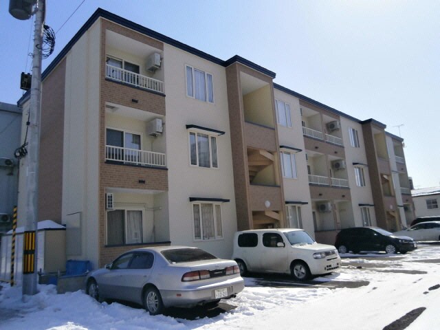 エムエル13の物件外観写真