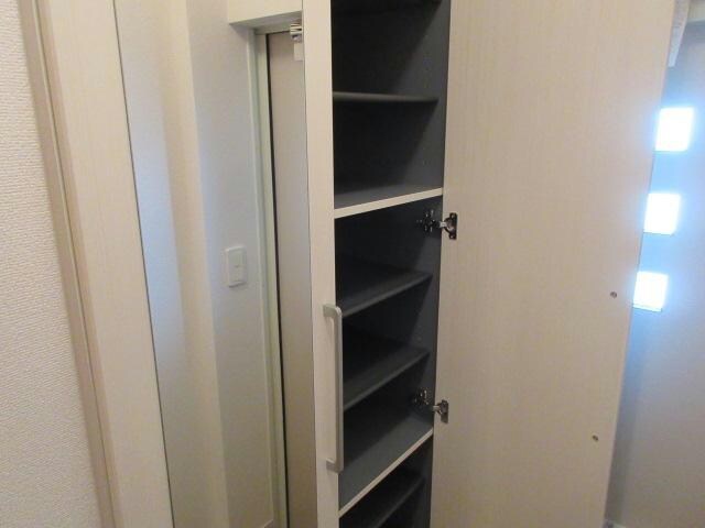 ガーディノディールズⅢの物件内観写真