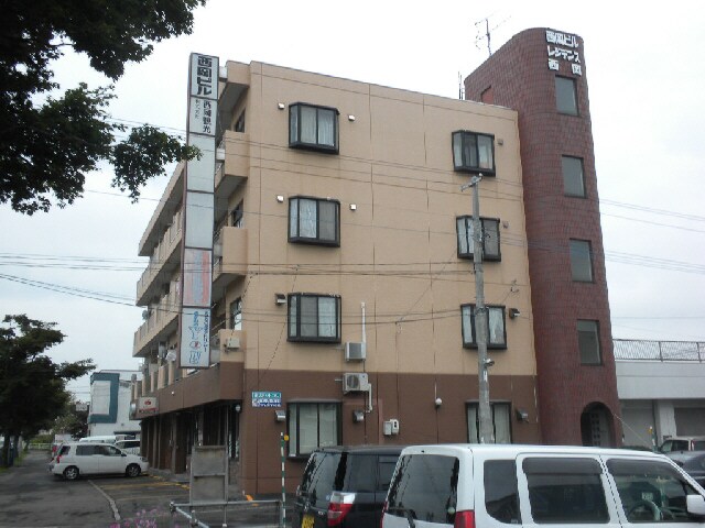 レジデンス西岡の物件外観写真