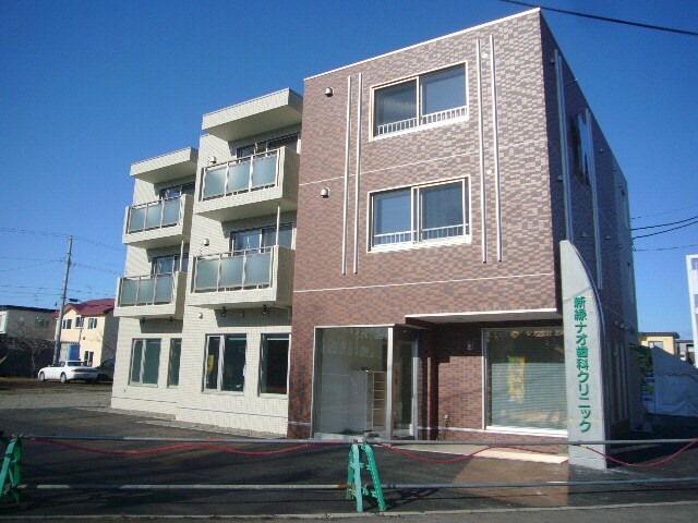 アビタ新緑の物件外観写真