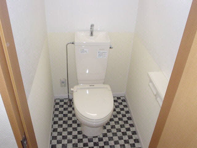 ヴィラ・ナヴォーナの物件内観写真