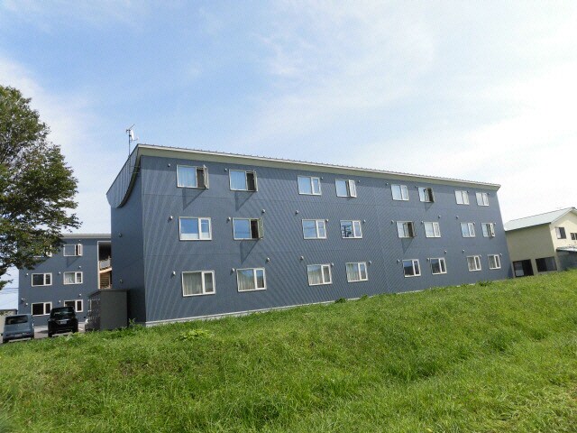 ユトリロ鳳乃舞B棟の物件外観写真