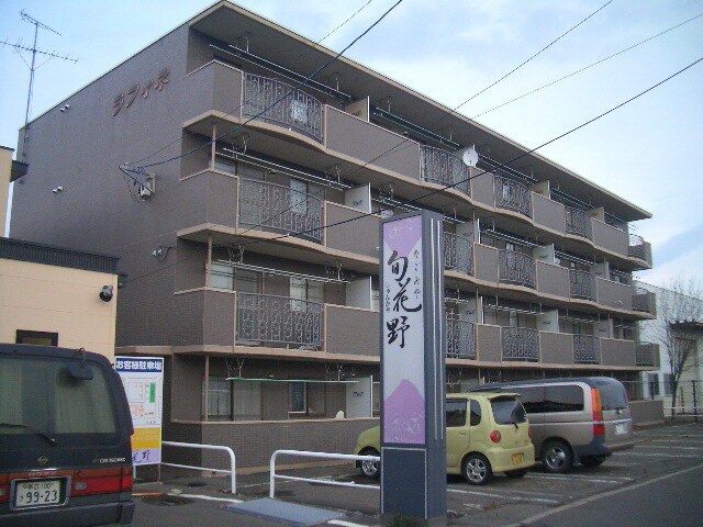 ラフィネの物件外観写真