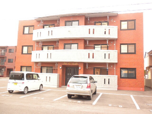 サニーホームズⅡの物件外観写真