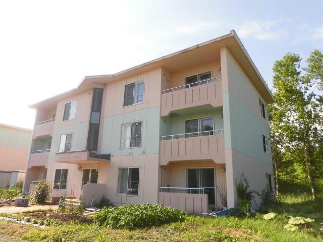 あかつきニュータウンB棟の物件外観写真