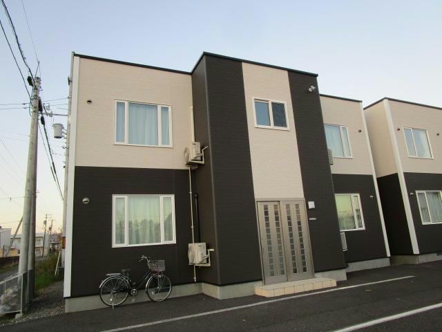 プードリエボアAⅡの物件外観写真