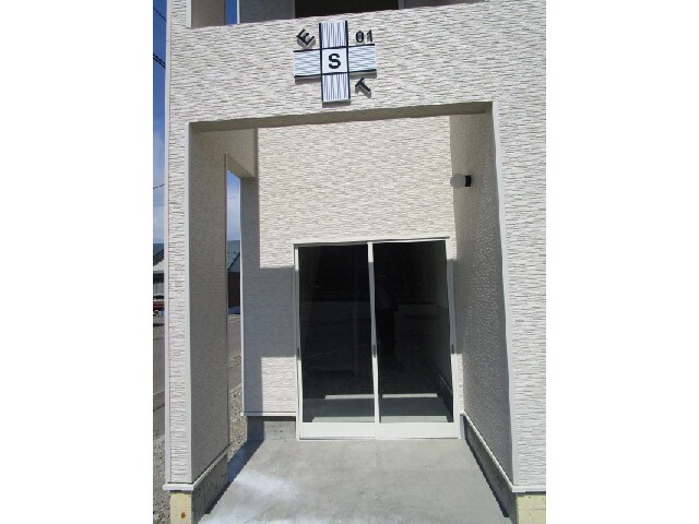 EST01(南棟)の物件外観写真