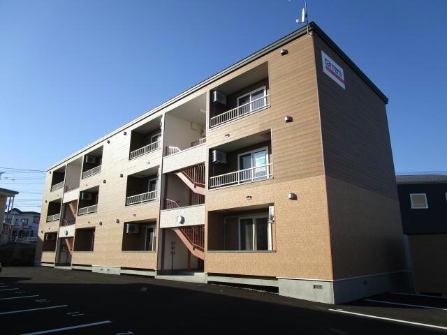 carrera(カレラ)の物件外観写真