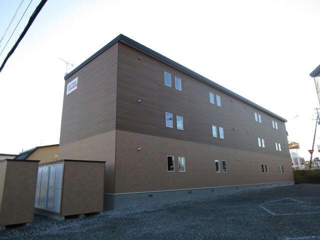 carrera(カレラ)の物件外観写真