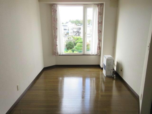 Eアルマーニの物件内観写真