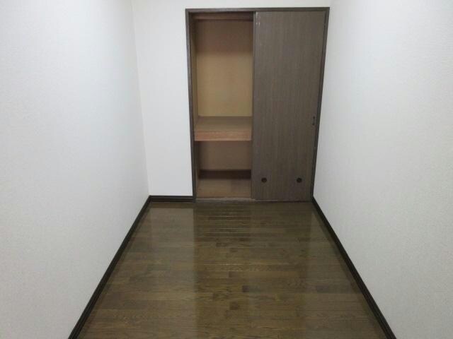 Eアルマーニの物件内観写真