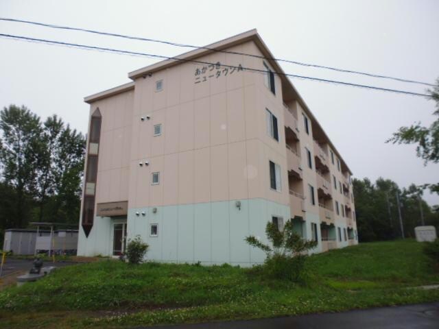 あかつきニュータウンA棟の物件外観写真