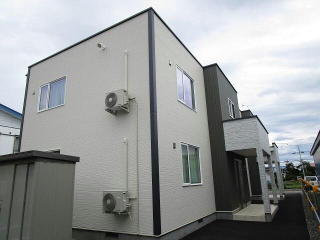 プードリエボアⅥの物件外観写真