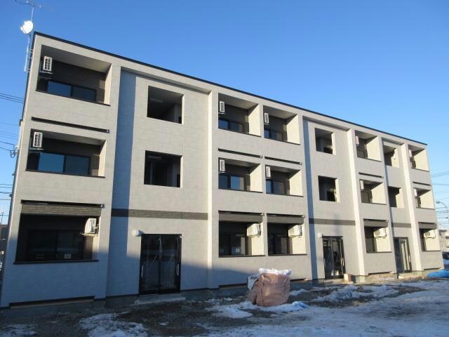 BAOBAB新緑通りの物件外観写真