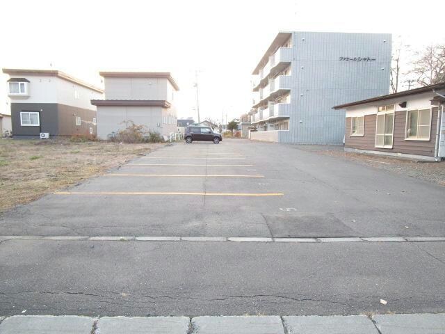 ファミールシャトーの物件外観写真