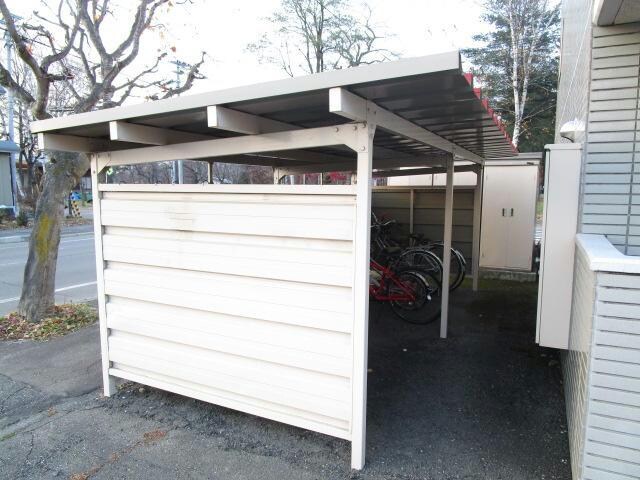 ファミールシャトーの物件外観写真