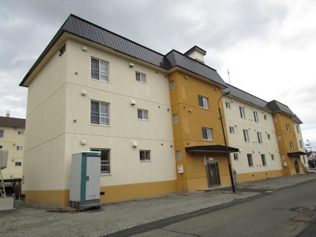 オム301の物件外観写真