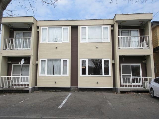 スプリングハウスの物件外観写真