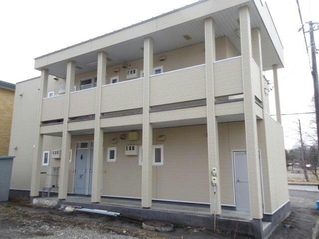 スプリングハウスの物件外観写真