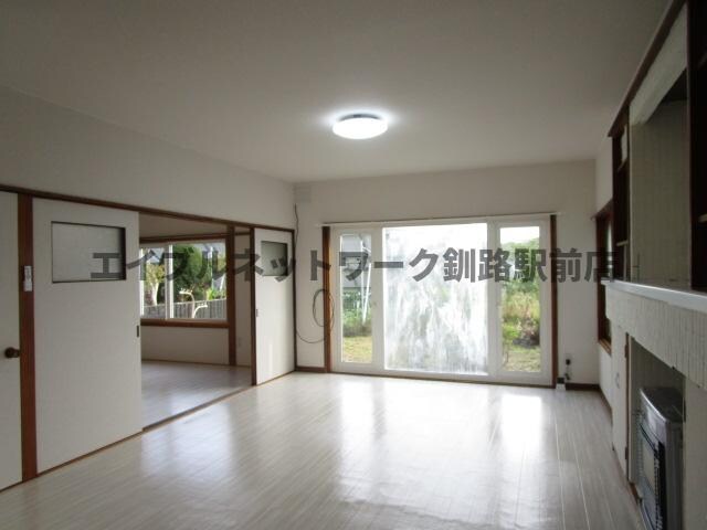 春採4-28-36貸家2の物件内観写真