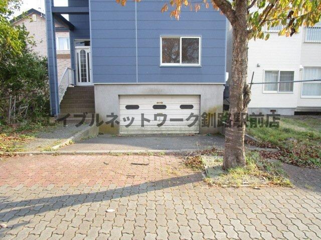 米町2丁目2世帯貸家の物件外観写真