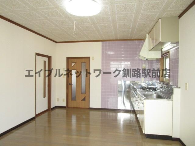 米町2丁目2世帯貸家の物件外観写真