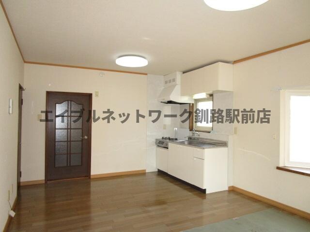 米町2丁目2世帯貸家の物件内観写真